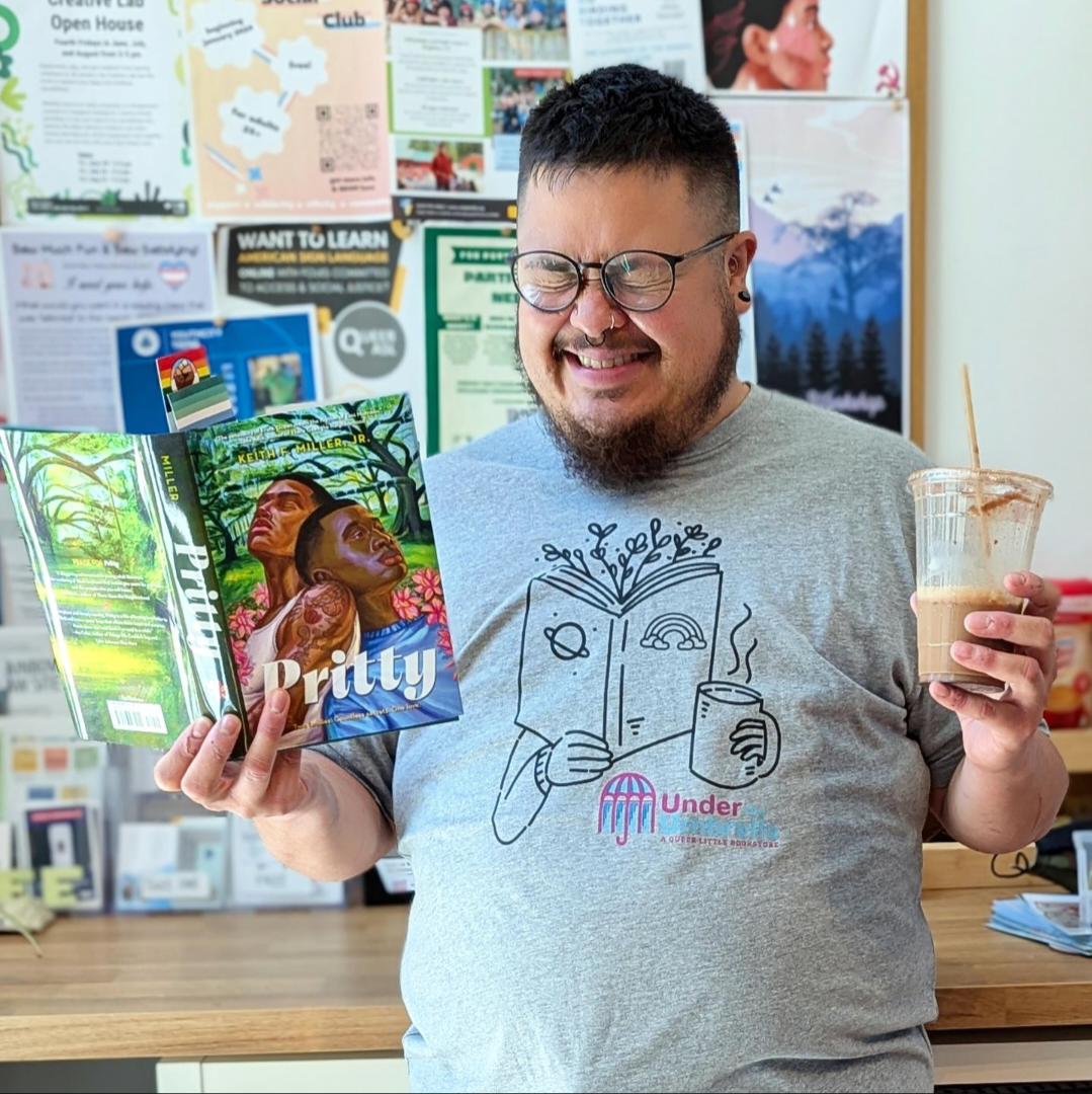 T-Shirt - UTU Book & Coffee | UTU